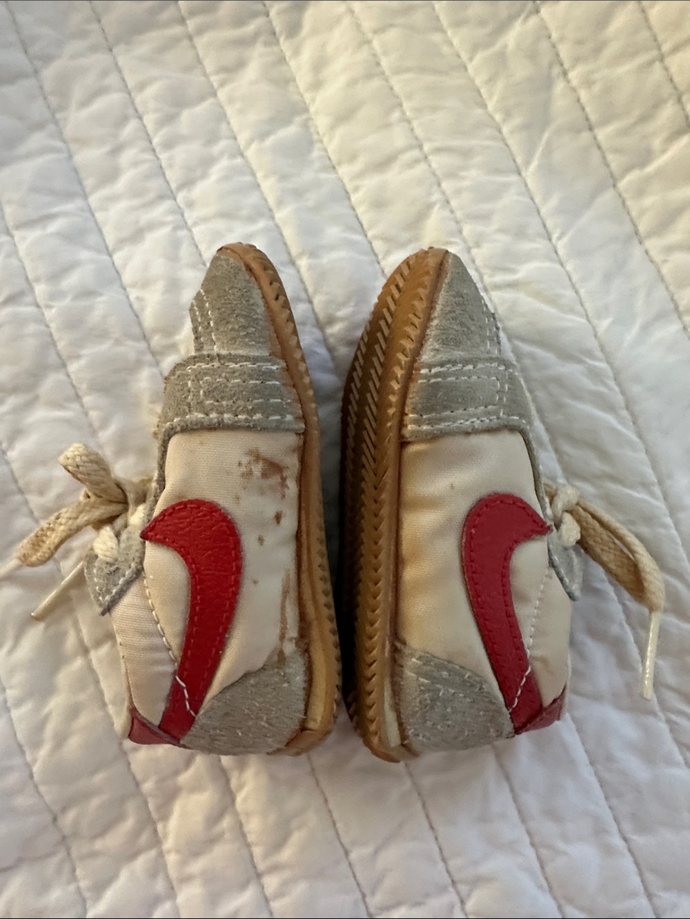 Nike Toddler Cream and Red Swoosh Baby Walker Shoes vintage read all